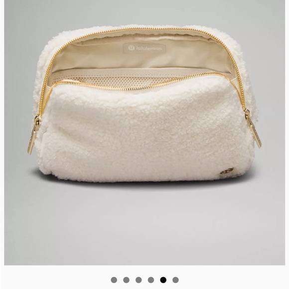 NEW lululemon Everywhere Belt Bag Large Fleece Size 2L Gold Hardware - Picture 6 of 8